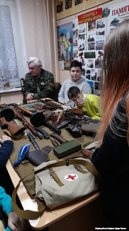 27 ноября 2023  в музее «Совета ветеранов»  района Савелки побывали учащиеся 7-ого класса ГБОУ «Школы № 609»